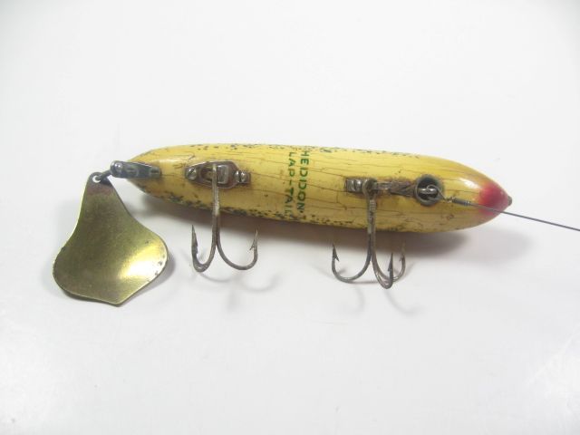 VINTAGE HEDDON FLAP TAIL FISHING LURE  