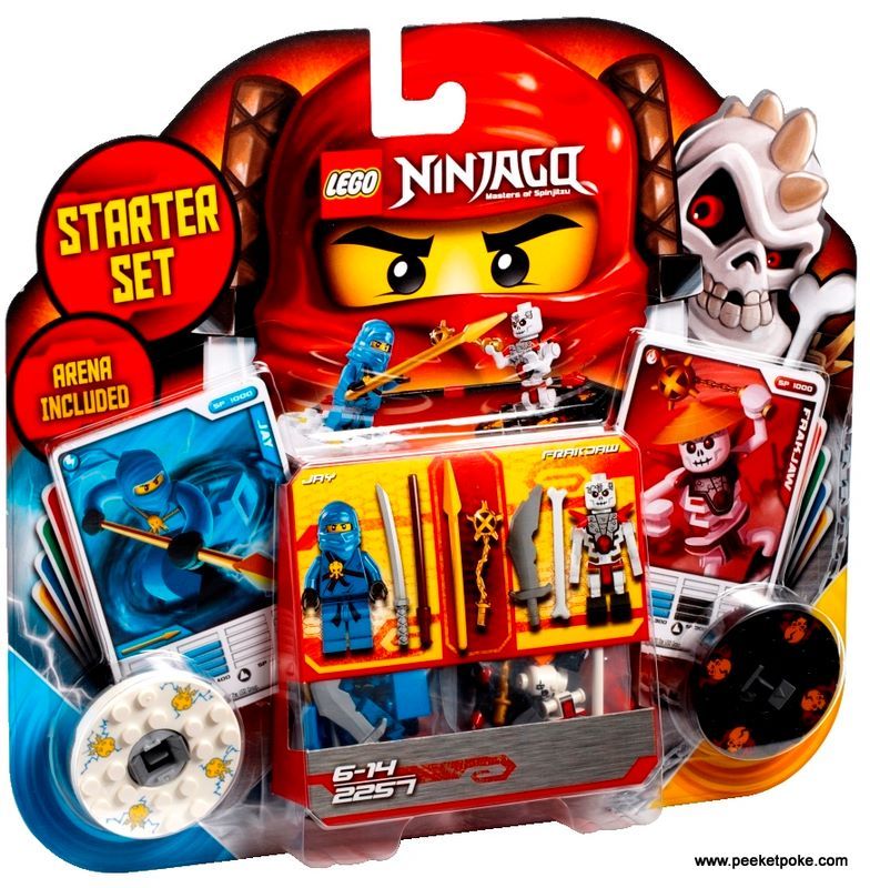 ensemble inclut 2 figurines Ninjago, deux toupies, 6 armes, 2 