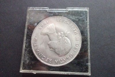 1965 SIR WINSTON CHURCHILL COMMEMORATIVE CROWN CASED COIN.  