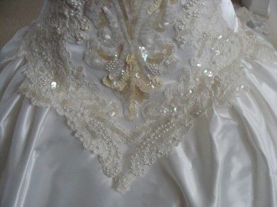   SZ 8 EVE OF MILADY BASQUE ALENCON LACE BEADED CATHEDRAL WEDDING GOWN