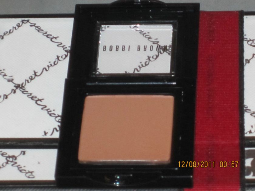 BOBBI BROWN **BLUSH** #4 ALMOND**  