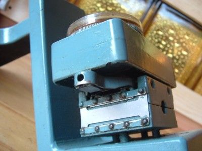 TRAV A DIAL .001 INDICATOR WITH BRIDGEPORT BRACKET (# BR 71)   LATHE 