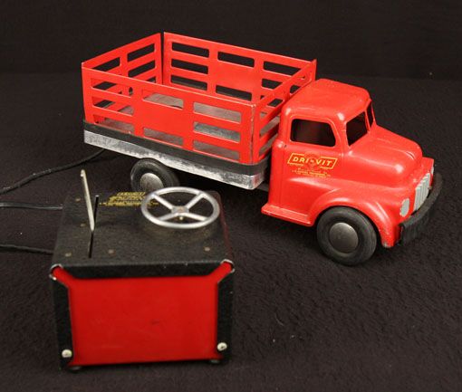 VINTAGE DRI VIT EARLY REMOTE CONTROL PRESSED STEEL TRUCK OLD 110V 