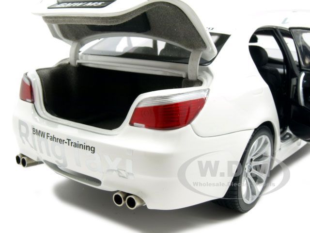 BMW M5 E60 NURBURGRING RACING TAXI 2008 1/18 KYOSHO  