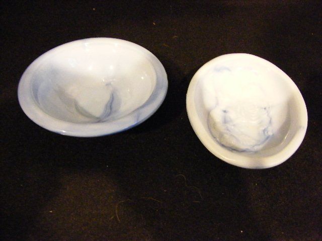 VINTAGE AVON SWIRLY BLUE MILK GLASS 1978 BATHROOM ACCES  