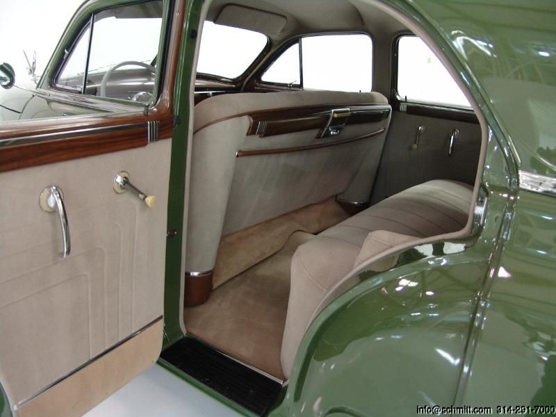 1948 PACKARD DELUXE 8 TOURING SEDAN