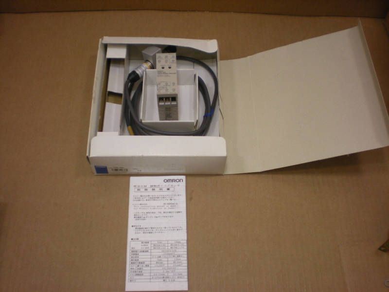 NIB OMRON D5M 5BB D5M5BB LINEAR SENSOR AMPLIFIER  