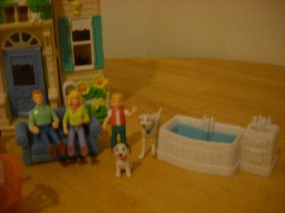 Fisher Price Sweet Streets Country Cottage Mom Dad Girl  