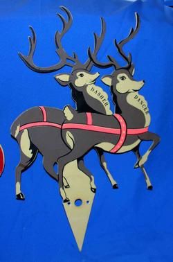 VTG KITSCHY, 5 PIECE 1950 HARD PLASTIC YARD ART   SANTA REINDEER SET 