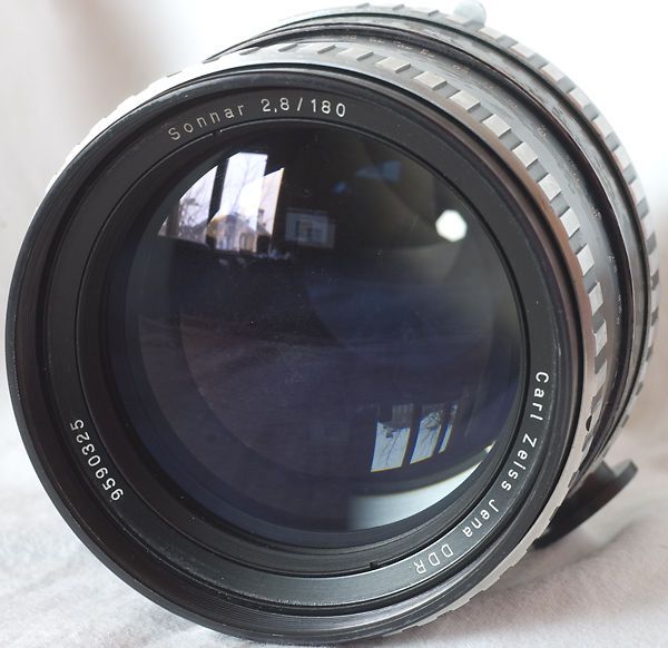 diaphragm action fully automatic minimum aperture f 22 filter size 