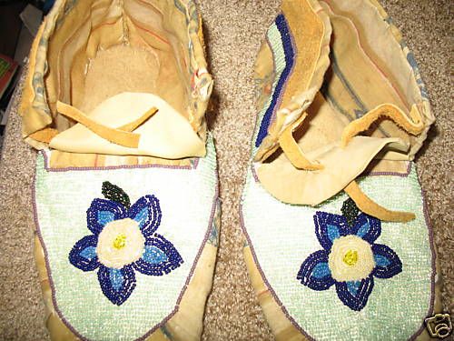   MOCCASINS FOREST FLOWER BEADINGON PALE GREEN BEADS,DISCOUNTED  