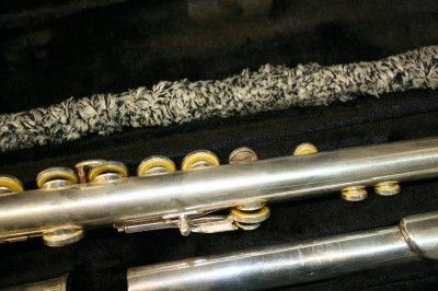 Gemeinhardt 2SH Flute in case. Plays beautifully. Just needs a good 