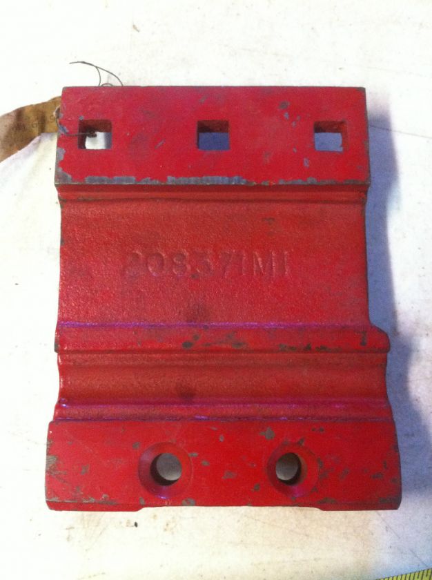 NOS MASSEY FERGUSON HARRIS PLATE 208371M1  