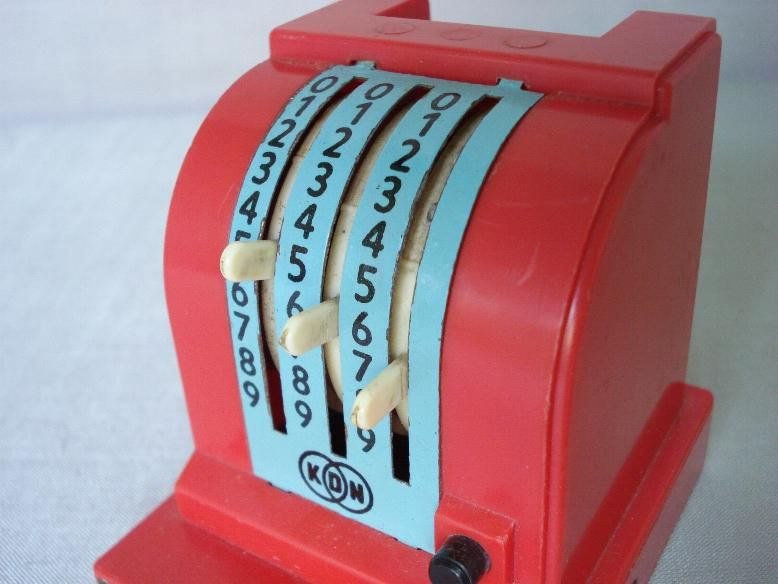 1950s ANTIQUE CHILD TIN TOY CASH REGISTER MONEY BOX  