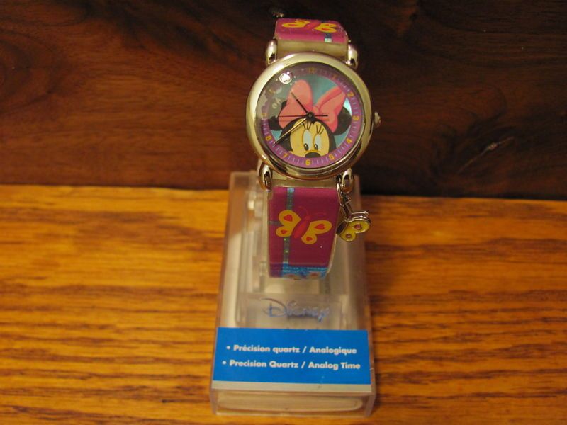 SEIKO MINNIE MOUSE WATCH   W/NEW BATTERY 0837  