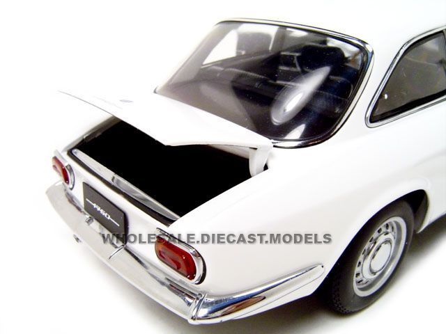 1967 ALFA ROMEO 1750 GTV WHITE LHD 118 AUTOART MODEL  