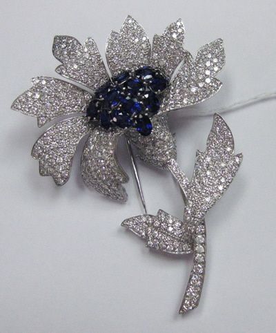 IMPORTANT ELAN BURMESE SAPPHIRE & DIAMOND PLATINUM FLOWER PIN BROOCH 