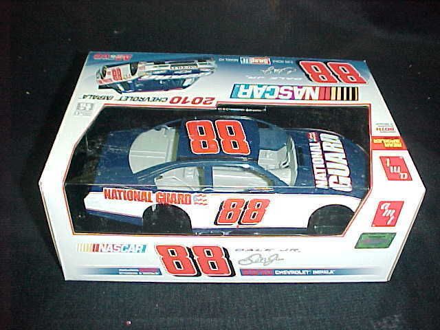 AMT 1/25 NASCAR Chevrolet Impala 2010 Dale Jr.#88 Car Model Kit New 