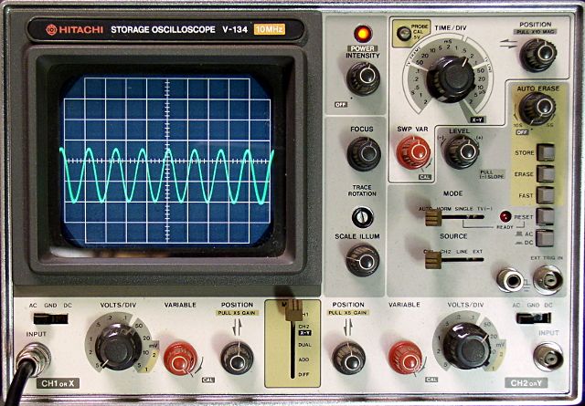 Hitachi V 134 Oscilloscope   10MHz  