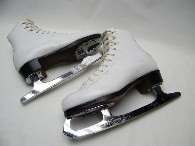   RIEDELL 75 75N GOLD STAR WHITE FIGURE ICE SKATES SZ 4 N 4N MK BLADES