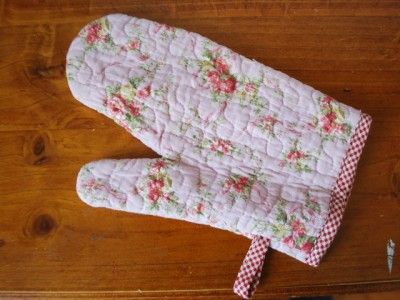 Shabby Rose Cotton Oven Mitt / Pot Glove  