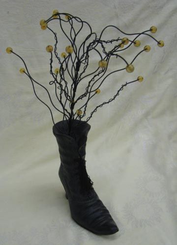 MIDWEST HALLOWEEN WITCH SHOE BOOT WIRE TREE DECORATION  