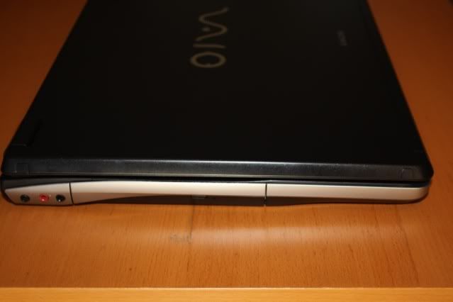 Sony Vaio VGN AR630E Blu ray Laptop Windows 7 Ultimate 027242725232 